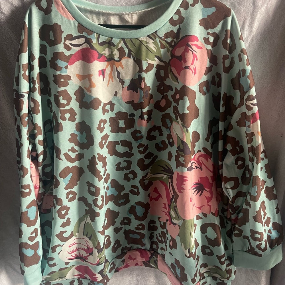 Floral Leopard Print Sweatshirt